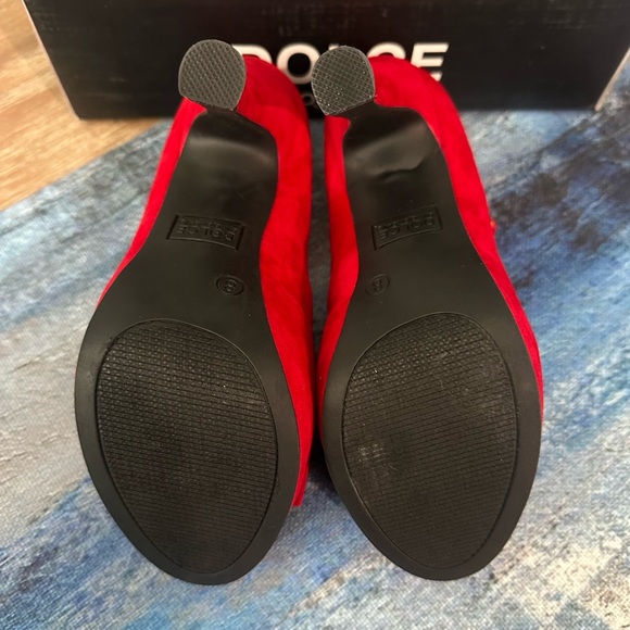 Sexy Red Heels sz8
Pinup Retro Red Bow Heels - Picture 4 of 4